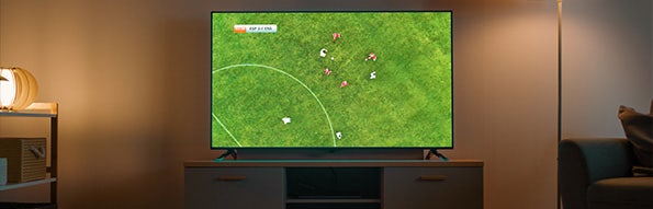 Televisie waarop voetbal wordt afgespeeld.
