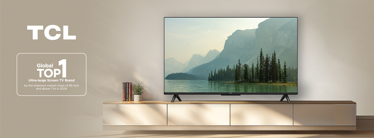 TCL televisie staat op televisiemeubel.