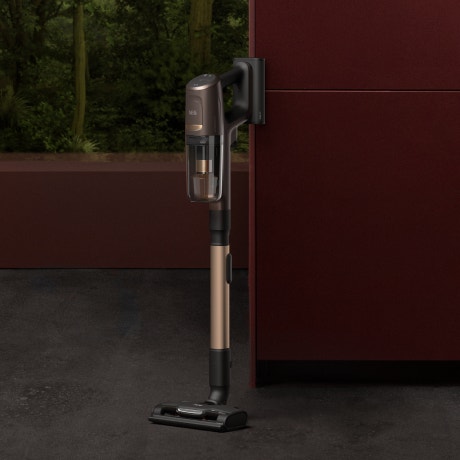 Een steelstofzuiger van AEG